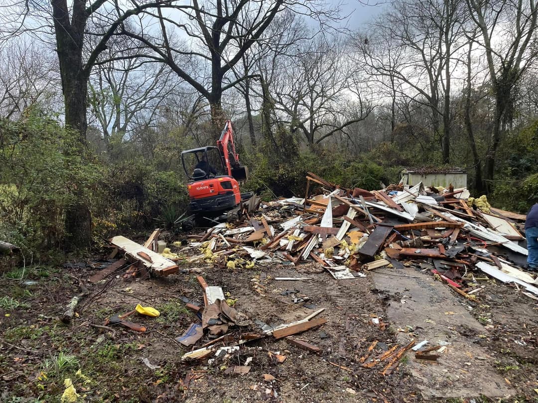 Onward & Upward landscaping tree removal and cleanup project photo 4 in Hot Springs AR